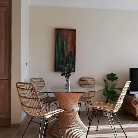 Cozy Carvoeiro W/ Sea View & Private Access To Beach Appartamento