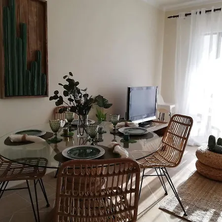 Cozy Carvoeiro W/ Sea View & Private Access To Beach Daire *