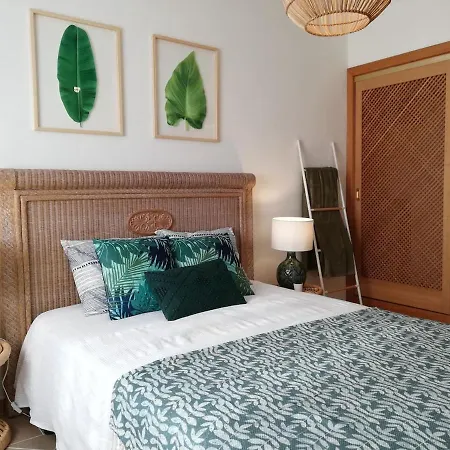 Daire Cozy Carvoeiro W/ Sea View & Private Access To Beach *